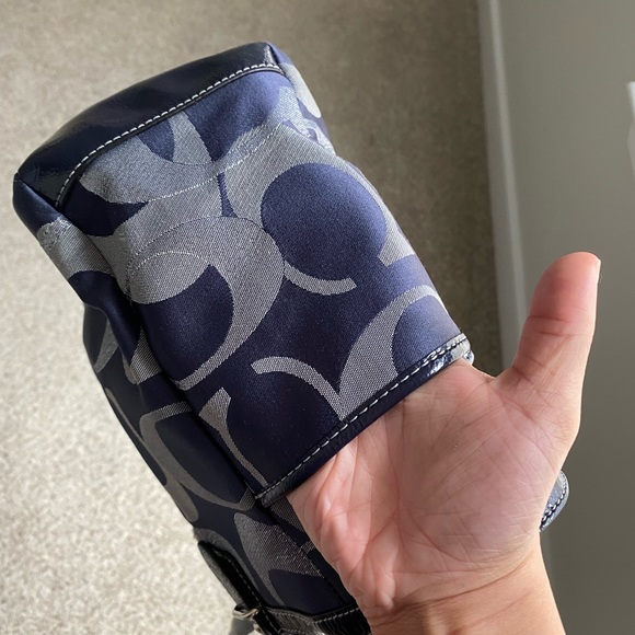 Coach purse - Picture 4 of 4